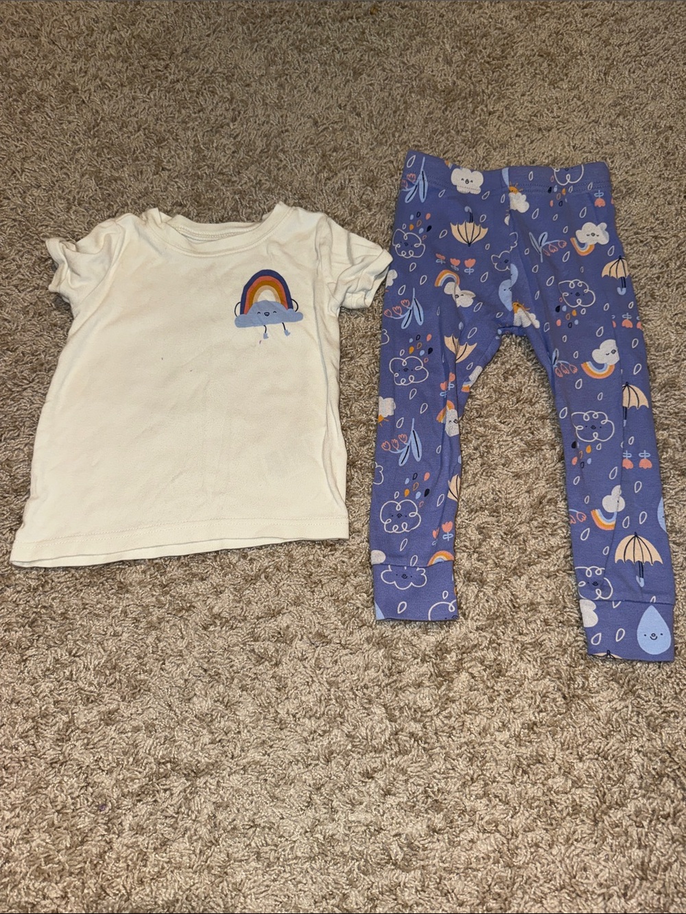 Old Navy Cream Tee with Purple Cloud-Print Leggings Set